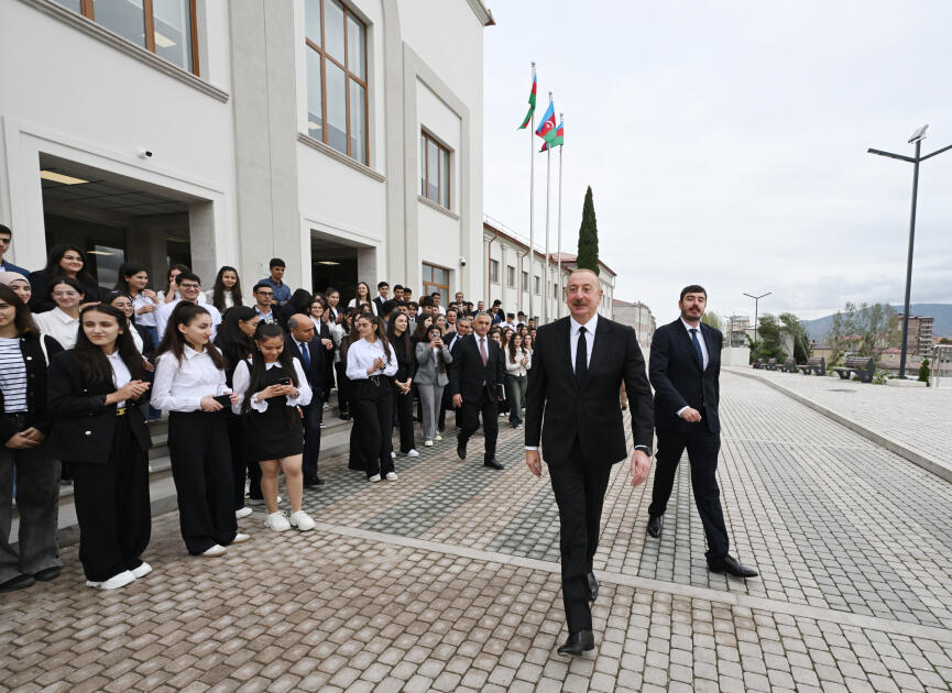 Президент Ильхам Алиев принял участие в открытии после ремонта Карабахского университета