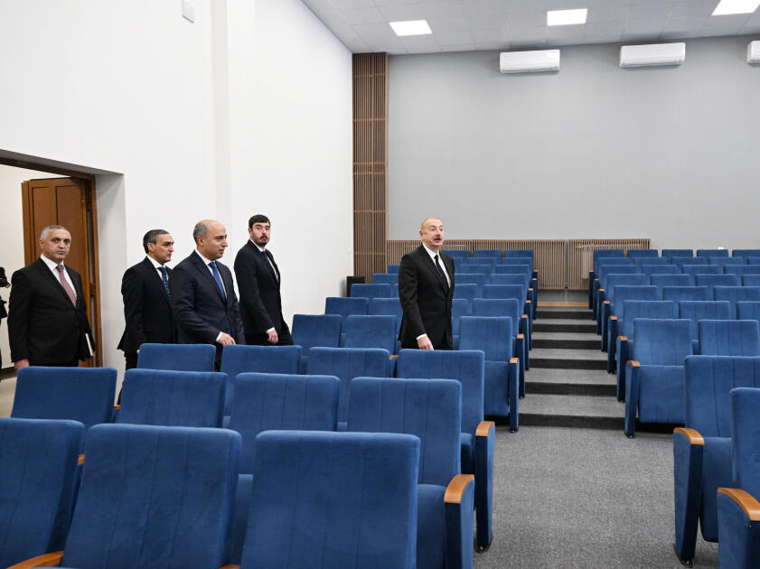 Президент Ильхам Алиев принял участие в открытии после ремонта Карабахского университета