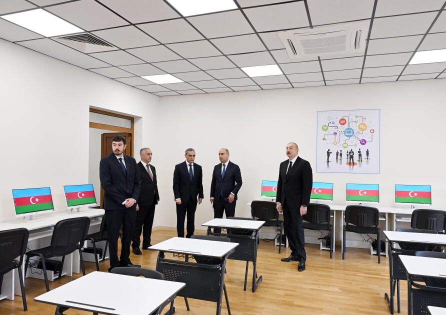 Президент Ильхам Алиев принял участие в открытии после ремонта Карабахского университета