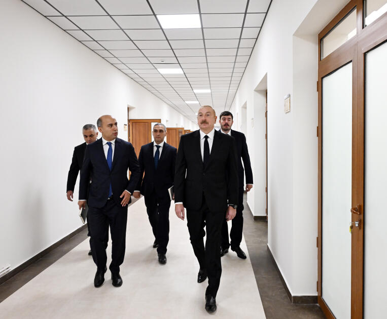 Президент Ильхам Алиев принял участие в открытии после ремонта Карабахского университета