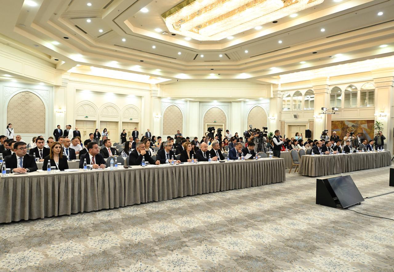 “Rəqəmsal dövrdə həqiqət axtarışında: dezinformasiyaya qarşı mübarizə” mövzusunda I Özbəkistan-Azərbaycan Media Forumu keçirilir