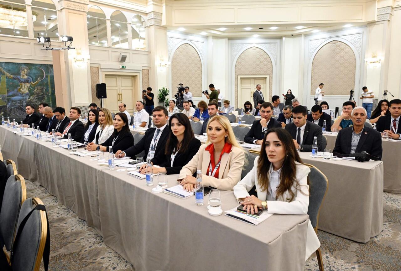 “Rəqəmsal dövrdə həqiqət axtarışında: dezinformasiyaya qarşı mübarizə” mövzusunda I Özbəkistan-Azərbaycan Media Forumu keçirilir