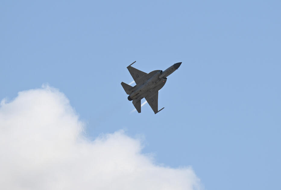 Президенту Ильхаму Алиеву представлены многоцелевые самолеты JF-17C