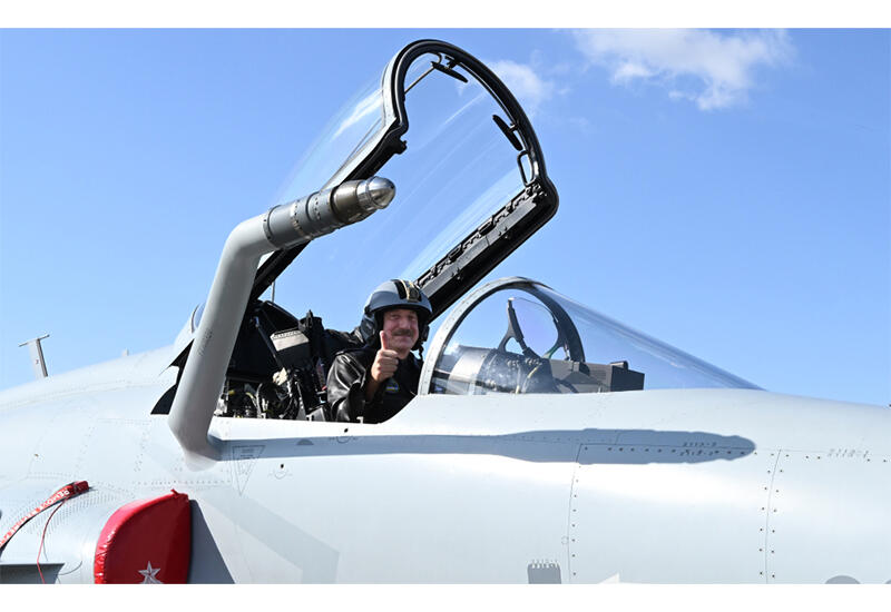 Президенту Ильхаму Алиеву представлены многоцелевые самолеты JF-17C