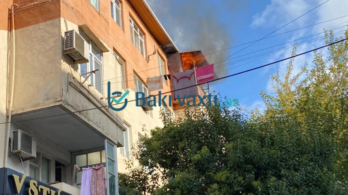 Пожар в жилом здании в Баку