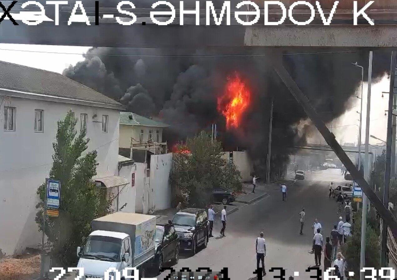 Крупный пожар в Баку
