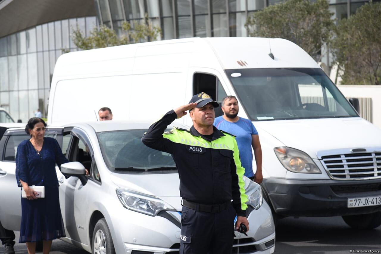 В Азербайджане минутой молчания почтили память шехидов Отечественной войны