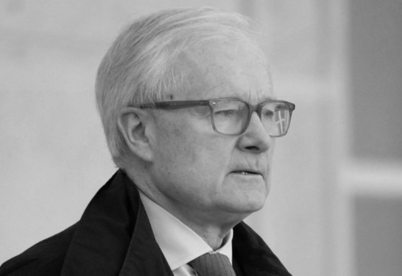 Макрон выгнал главу внешней разведки за провалы в Азербайджане