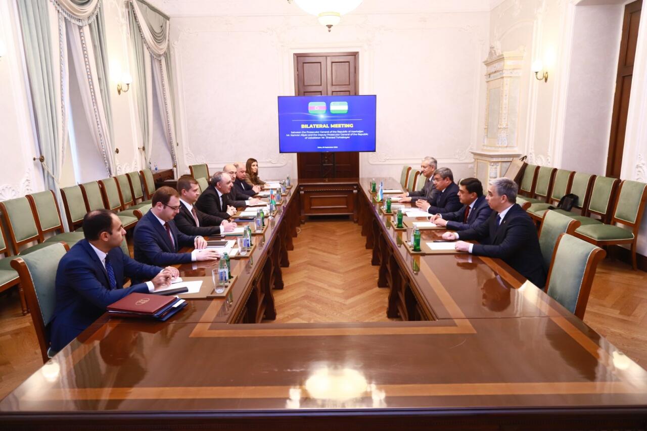 Kamran Əliyev özbəkistanlı həmkarı ilə iki ölkə arasında əməkdaşlığı müzakirə edib