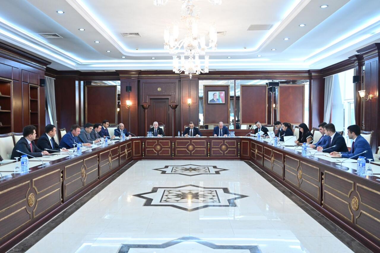 Состоялось заседание комитета парламента Азербайджана по вопросам молодежи и спорта
