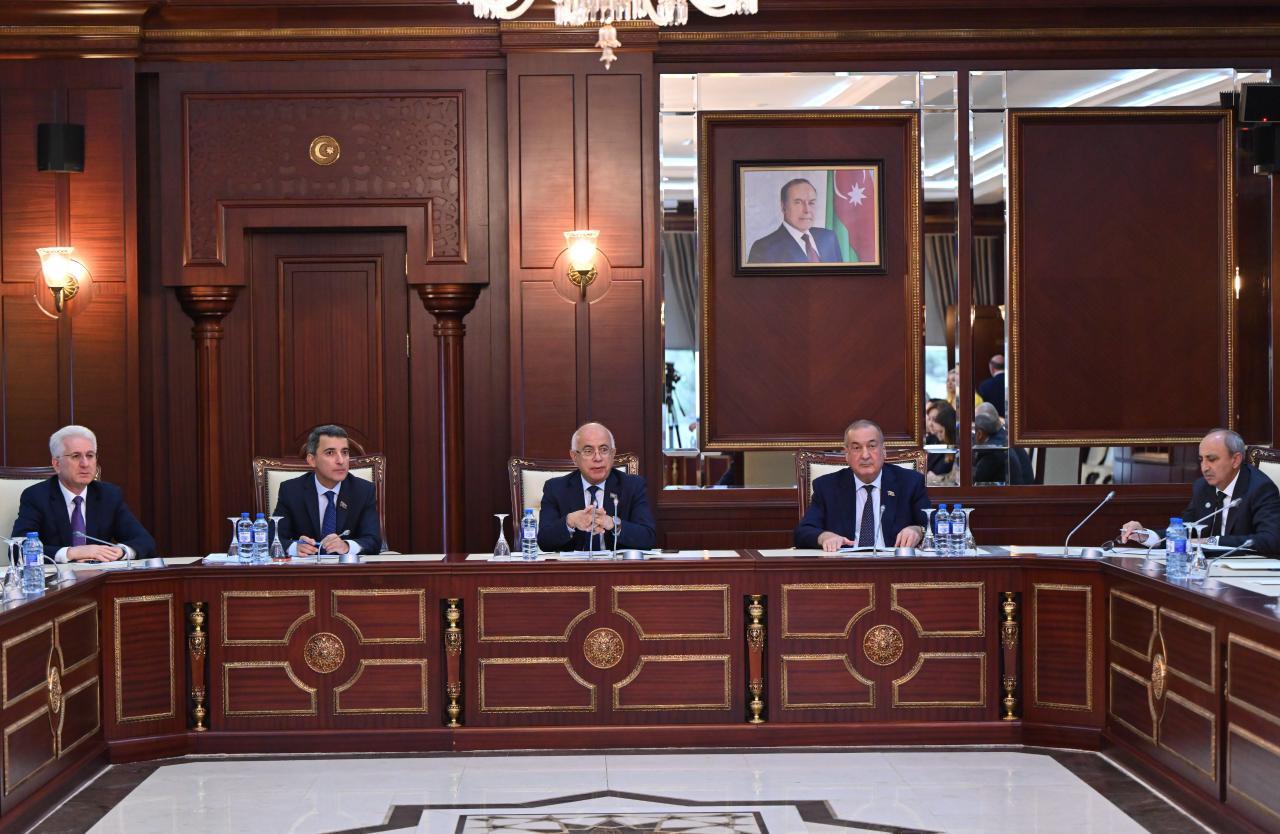 Комитет парламента Азербайджана по науке и образованию провел заседание
