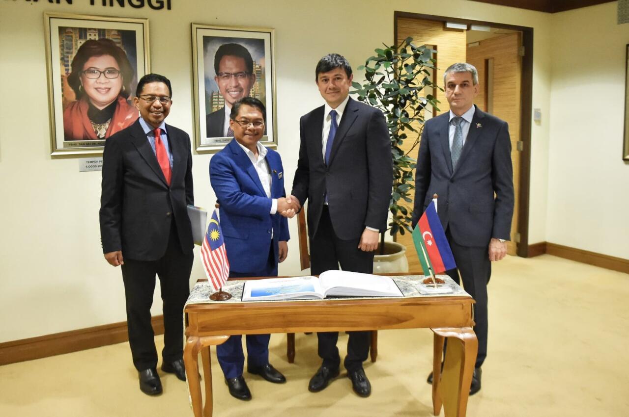 Фуад Мурадов провел встречи с высокопоставленными чиновникам Малайзии