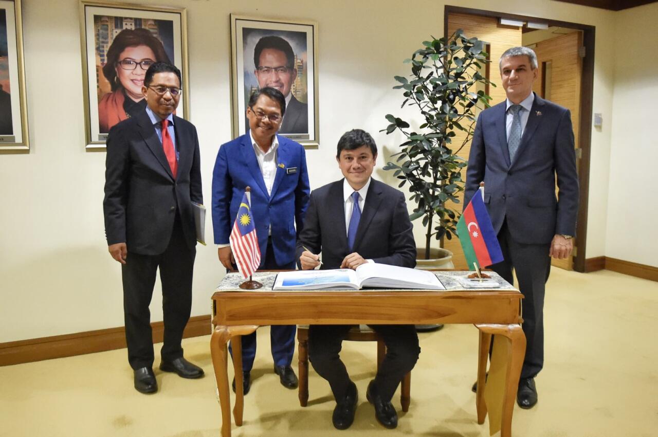 Фуад Мурадов провел встречи с высокопоставленными чиновникам Малайзии