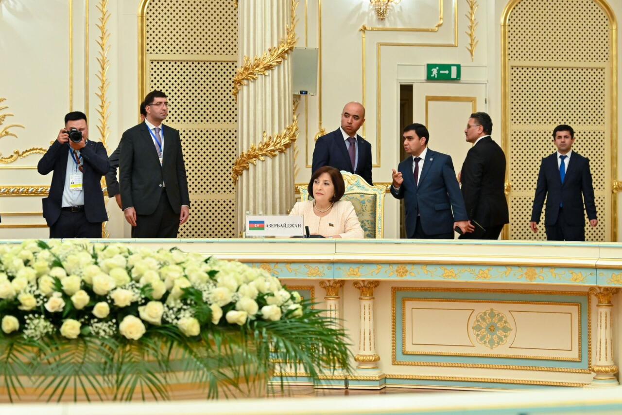 Sahibə Qafarova Emoməli Rəhmonla Beynəlxalq Parlament Konfransının əhəmiyyətini müzakirə etdi