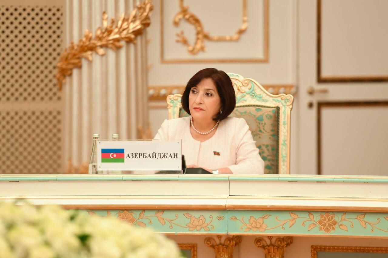Sahibə Qafarova Emoməli Rəhmonla Beynəlxalq Parlament Konfransının əhəmiyyətini müzakirə etdi
