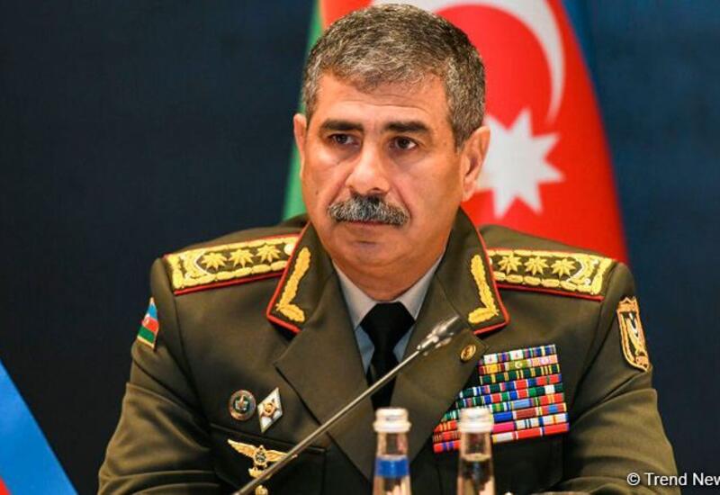 Azərbaycan müdafiə naziri Türkiyədə səfərdədir