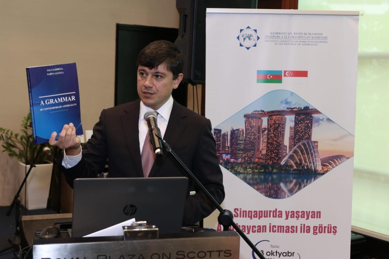 Фуад Мурадов встретился с азербайджанской общиной в Сингапуре