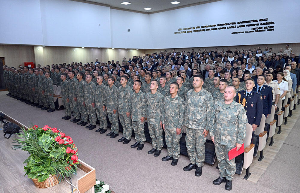 Yeni yaradılan İntellektual qabiliyyətli bölmələrin şəxsi heyəti ilə görüş keçirilib