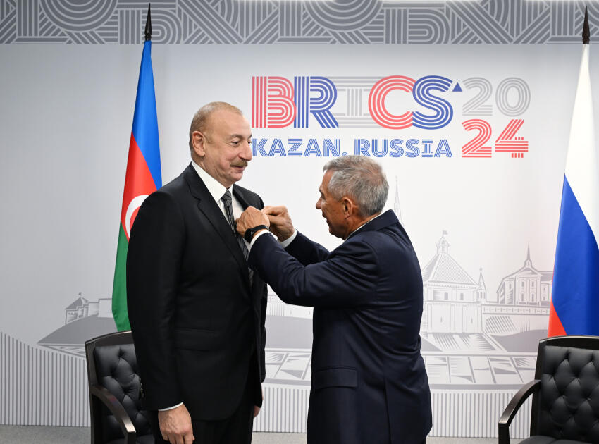 Tatarıstan Respublikasının Rəisi Prezident İlham Əliyevə “Dostluq” ordenini təqdim edib
