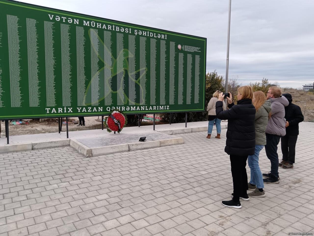 Иностранные путешественники побывали в Агдаме