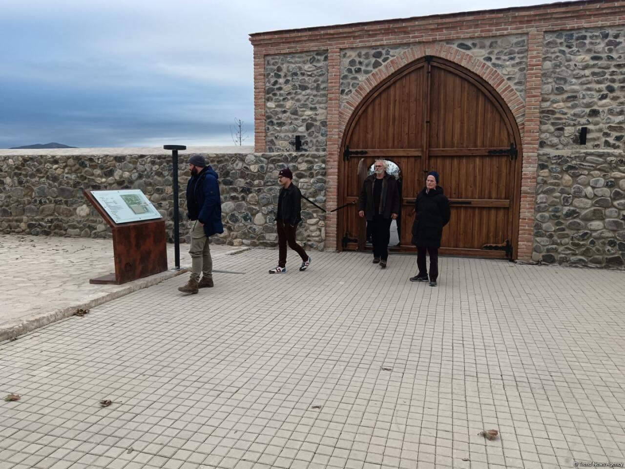 Иностранные путешественники побывали в Агдаме