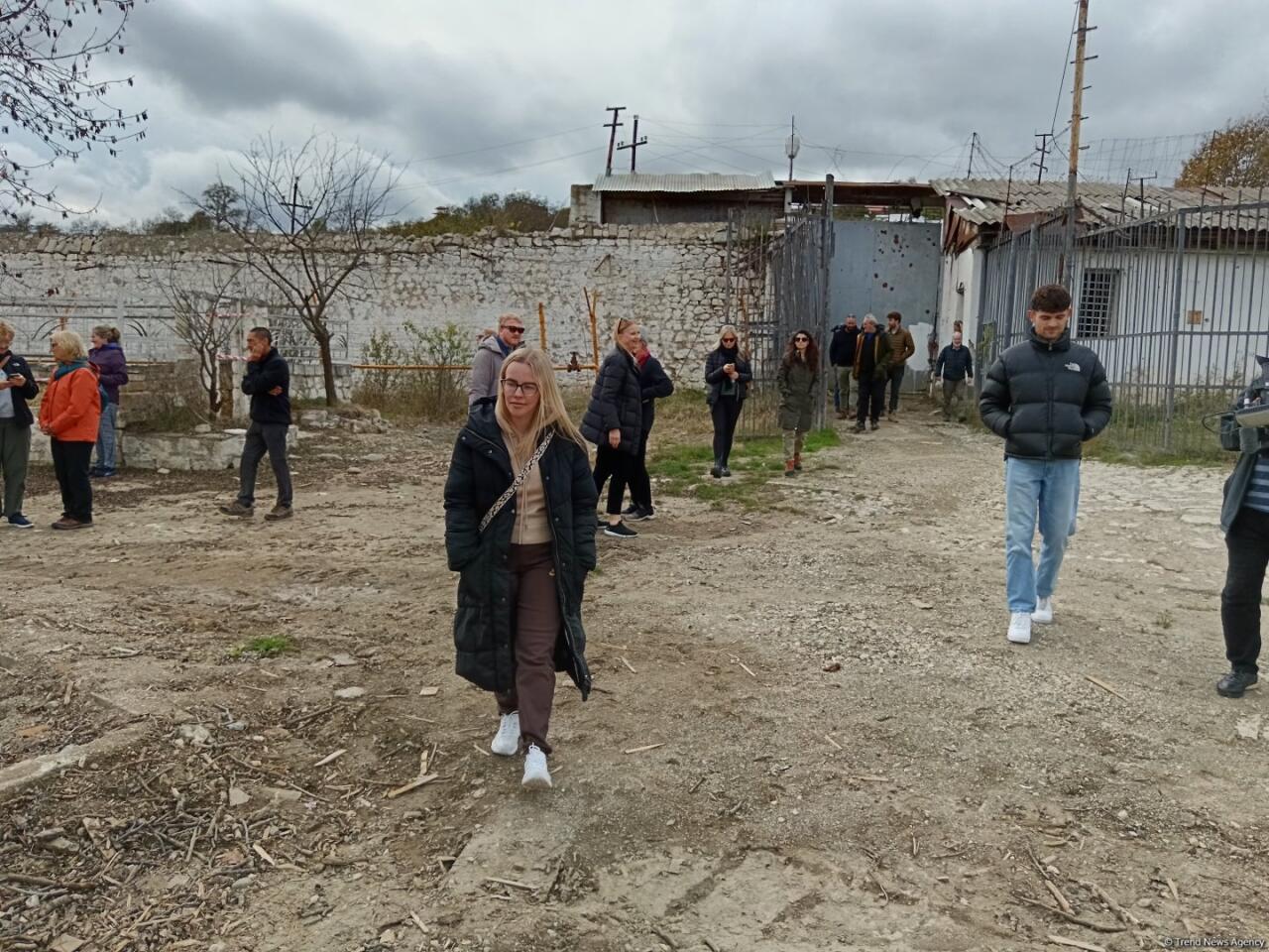 Иностранные путешественники побывали в городе Шуша