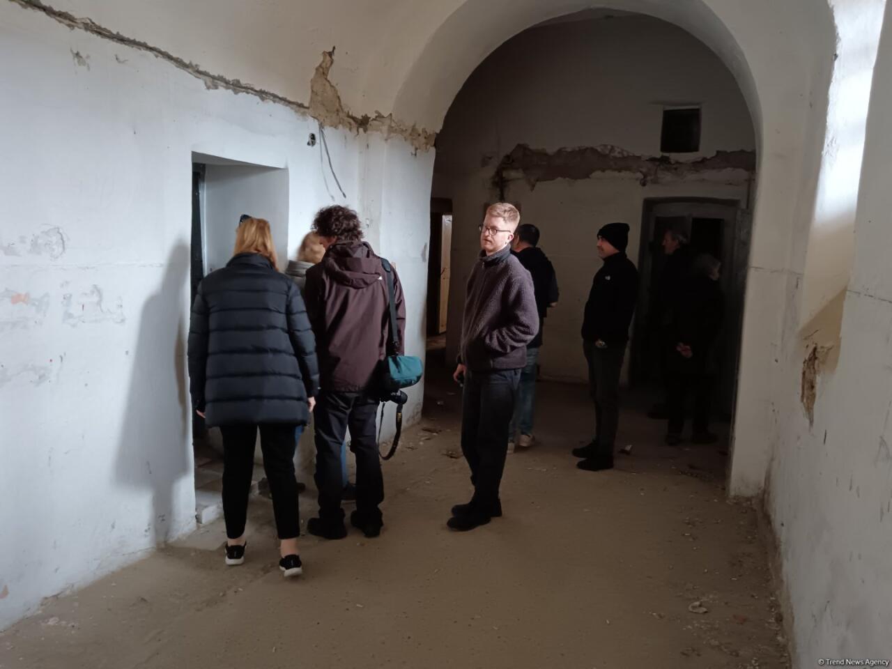 Иностранные путешественники побывали в городе Шуша