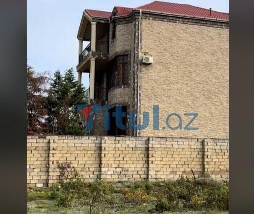 Novxanıdakı 3 mərtəbəli villa bu məşhurun imiş