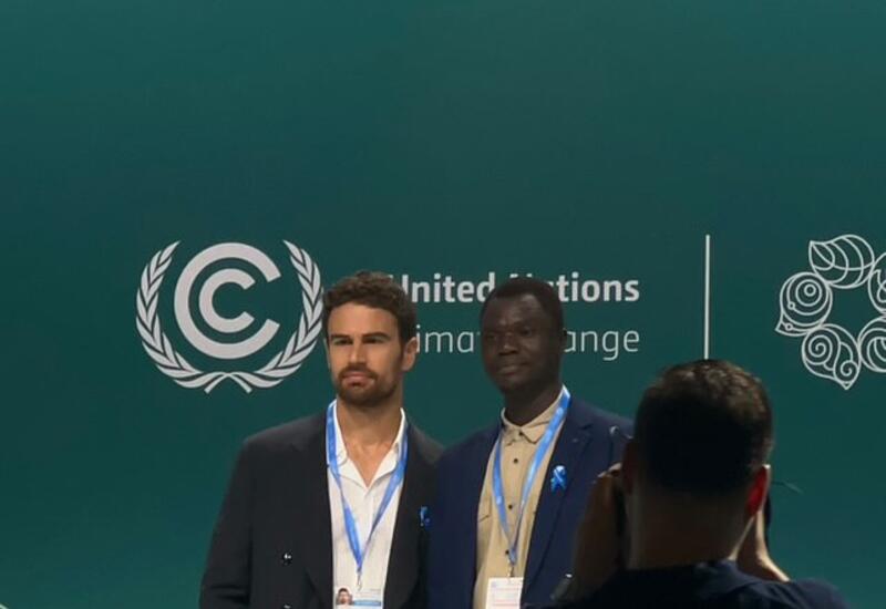 Британский актер Тео Джеймс посетил COP29 в Баку