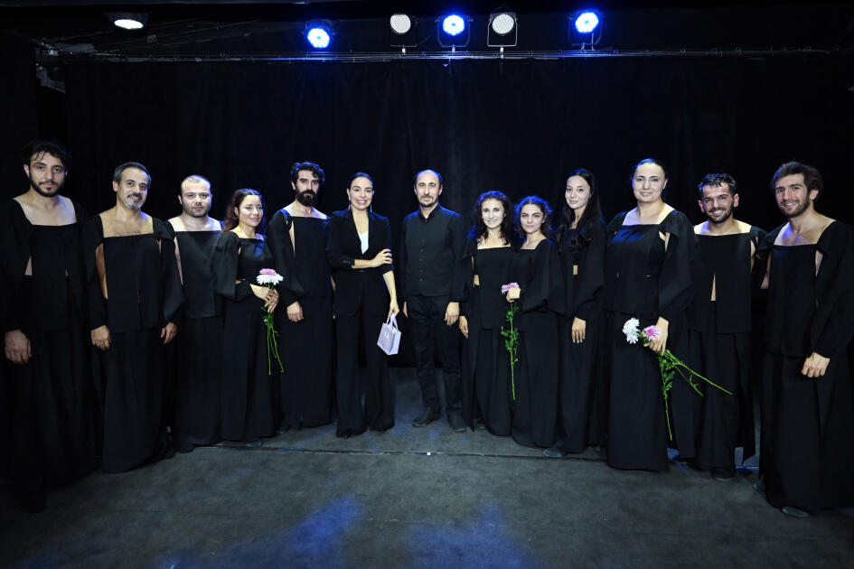 Heydər Əliyev Fondunun vitse-prezidenti Leyla Əliyeva, İordaniya şahzadəsi və ICCROM-un baş direktoru "Manqurt" tamaşasını izləyiblər