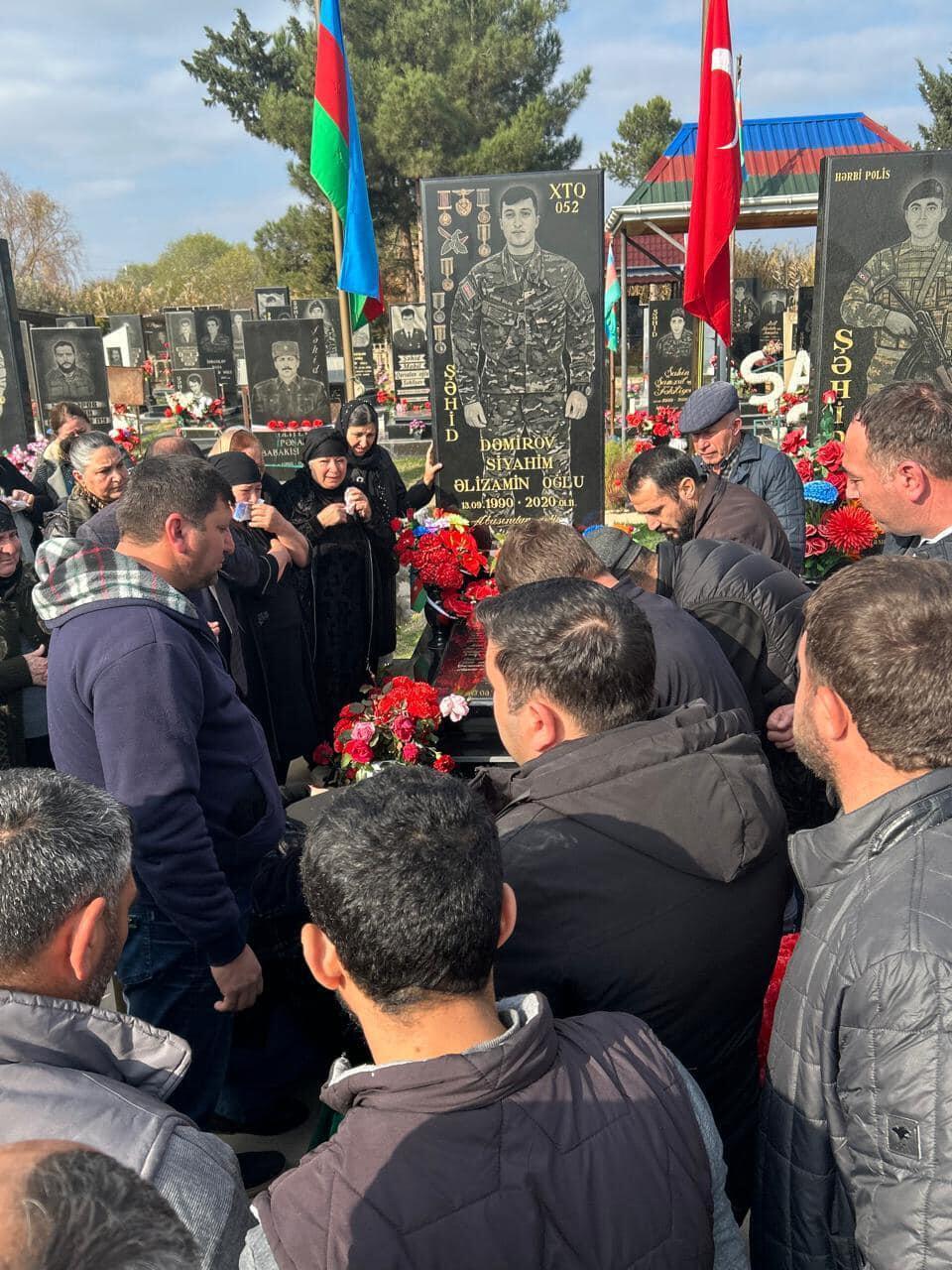 Şəhid Siyahim Dəmirovun atası vəfat etdi