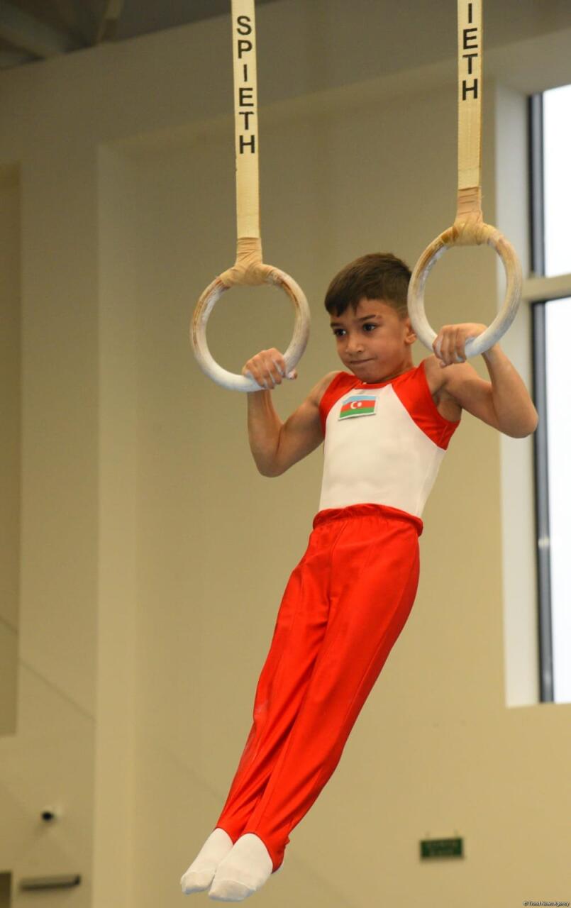 Kişi idman gimnastikası üzrə 29-cu, qadın idman gimnastikası üzrə 8-ci ölkə çempionatı və birinciliyi davam edir