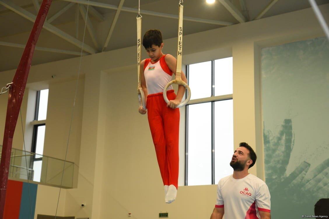 Kişi idman gimnastikası üzrə 29-cu, qadın idman gimnastikası üzrə 8-ci ölkə çempionatı və birinciliyi davam edir