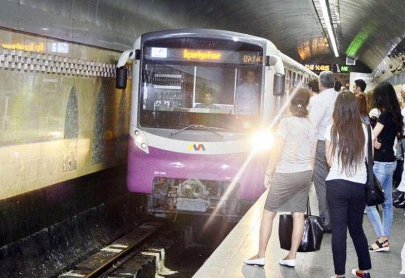 Atası metroda qəfil ölən müğənninin EFİRDƏ ÇƏTİN ANLARI