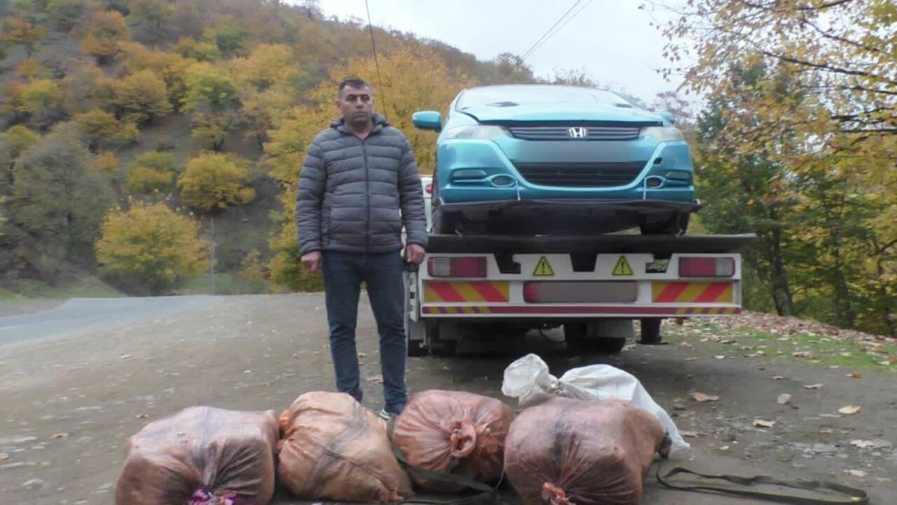 Narkotiklə dolu avtomobili evakuatorun üzərində Bakıya gətirənlər həbs olundu
