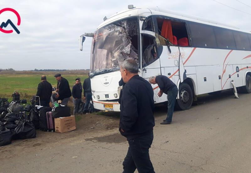 Biləsuvarda avtobus “KAMAZ”la toqquşdu