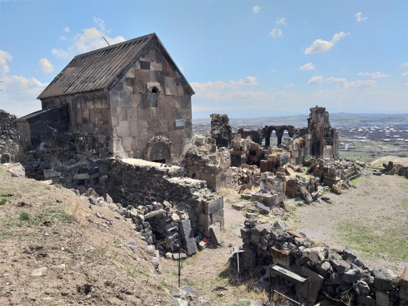 Находящаяся под угрозой разрушения крепость Уши в Западном Азербайджане