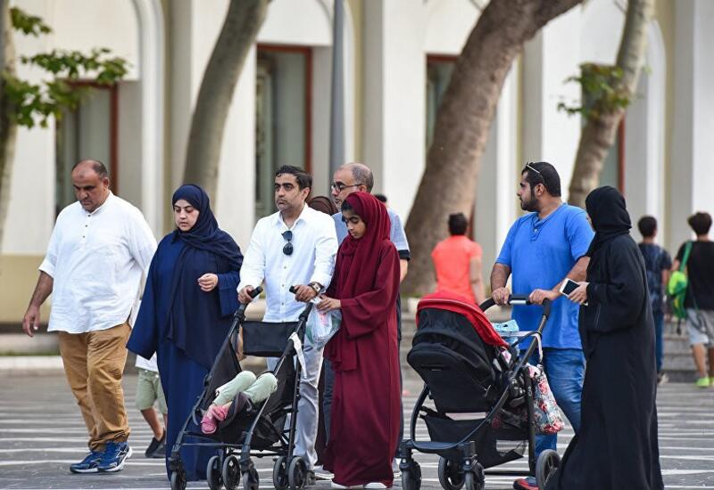 Əcnəbilərin Azərbaycanda müvəqqəti olma müddətinin uzadılması haqqında qərara dəyişiklik edilir