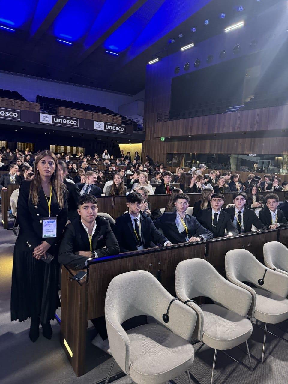 Azərbaycanlı şagird və tələbələr UNESCO-nun qərargahında qlobal problemləri müzakirə ediblər
