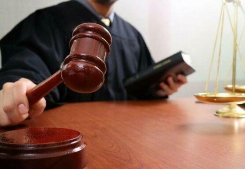 Bakıda 13 yaşlı qızı aldatdı, 80 min aldı