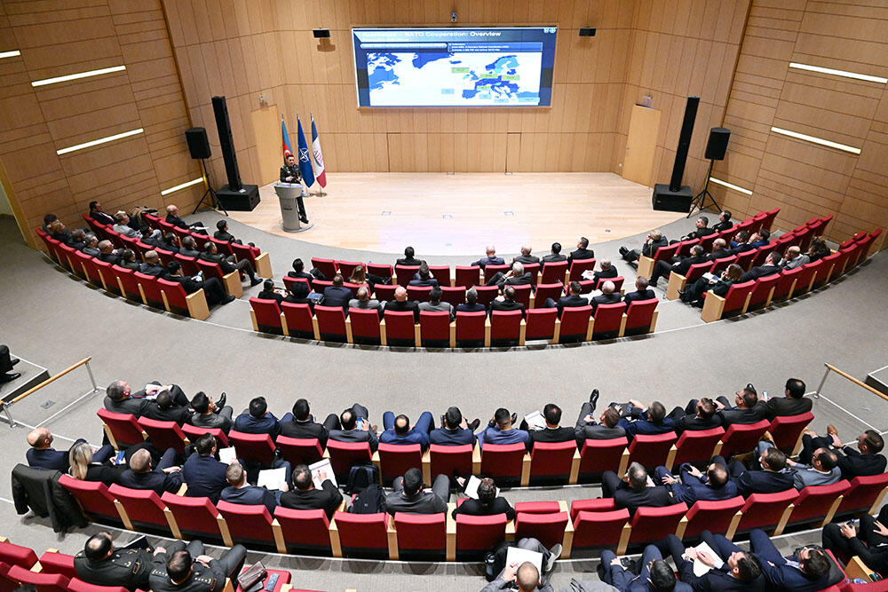 NATO Müdafiə Kollecinin “Ali kurs” heyəti ölkəmizin iştirak etdiyi regional və dünyəvi iqtisadi layihələr barədə məlumatlandırılıb