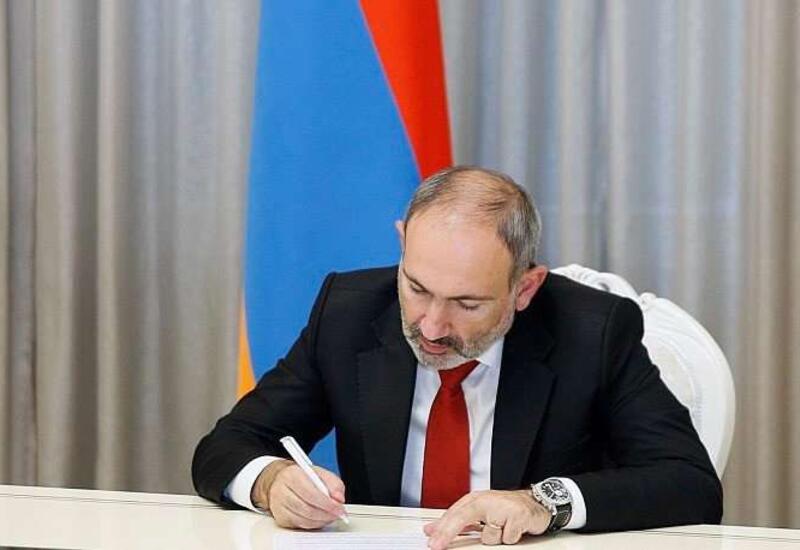 Пашинян строчит письма французским премьерам