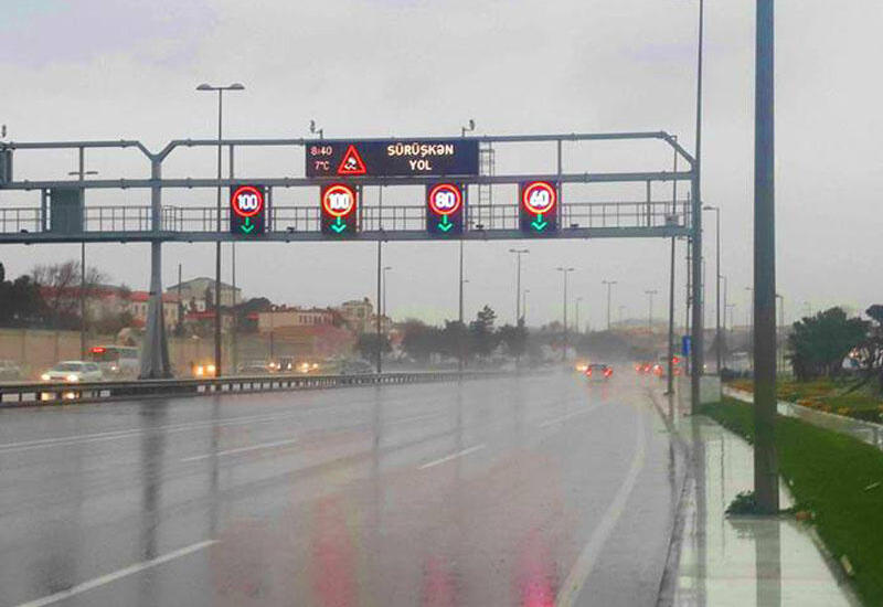 Dumanlı havaya görə Zığ dairəsi-Hava Limanı yolunda sürət həddi endirildi