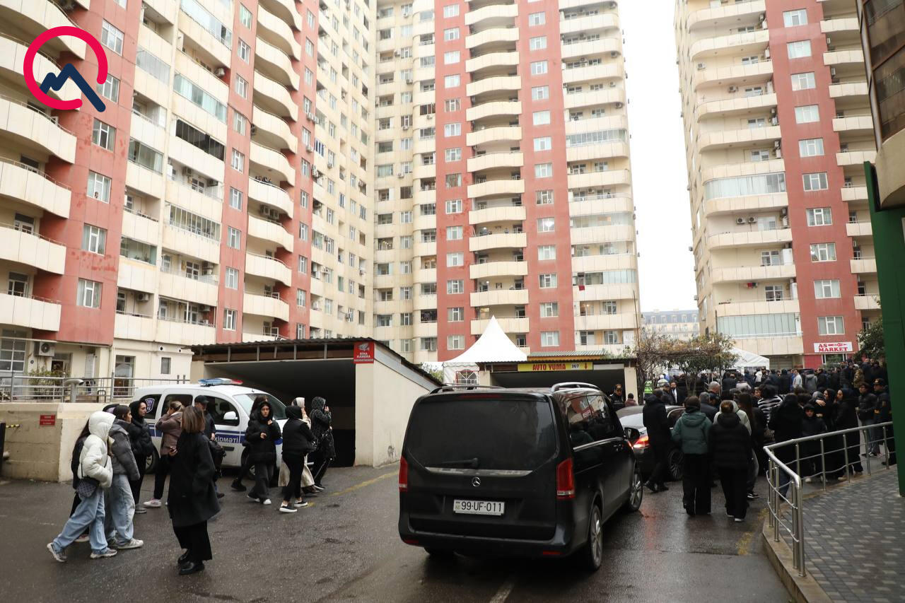 Yaxınları Məhəmmədəli ilə vidalaşır...