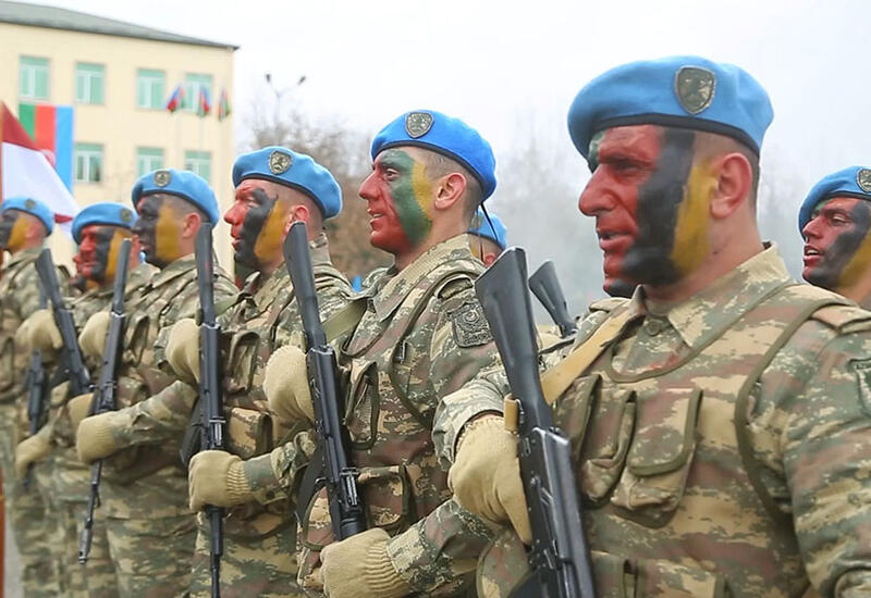 В Азербайджане снижен возрастной предел призыва на военную службу