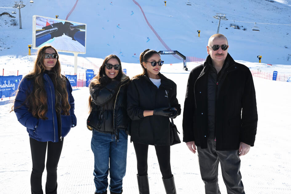 Prezident İlham Əliyev və Birinci xanım Mehriban Əliyeva Şahdağda “Lakeside” hotelində aparılmış işlərlə və “Xizək klubu” binasının tikintisi ilə tanış olublar