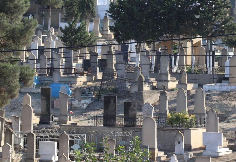 Lənkəranda şagirdlərdən qəbiristanlıqda qeyri-etik hərəkət
