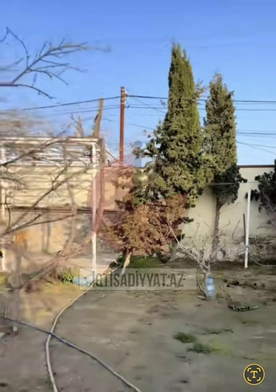 Xalq artisti Buzovnadakı bağ evini satışa çıxardı