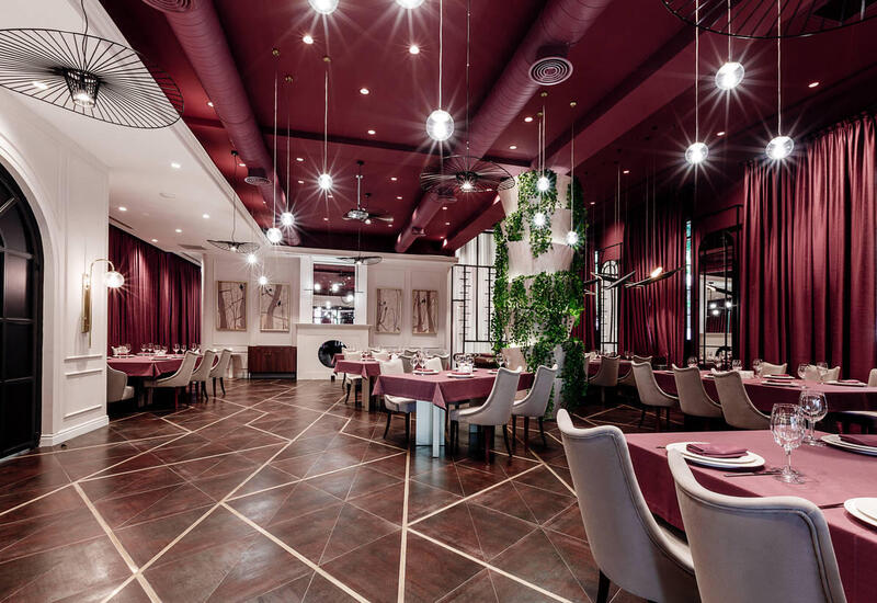 Məşhur restorana HÜCUM