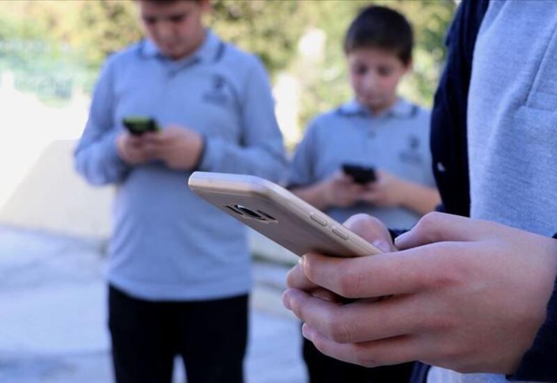 Məktəblərdə telefon və digər ağıllı cihazlardan istifadə